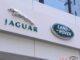 Logo da Jaguar Land Rover sobre fundo escuro, simbolizando ciberataque